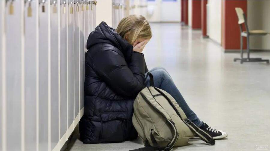 新加坡國立大學(xué)因?yàn)槌煽兲钕聦W(xué)期面臨Termination